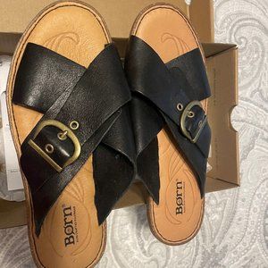 NIB Born Rio Sandals Size 8